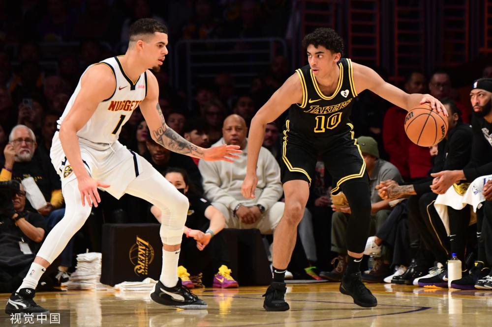 自己时刻在 自己时刻在